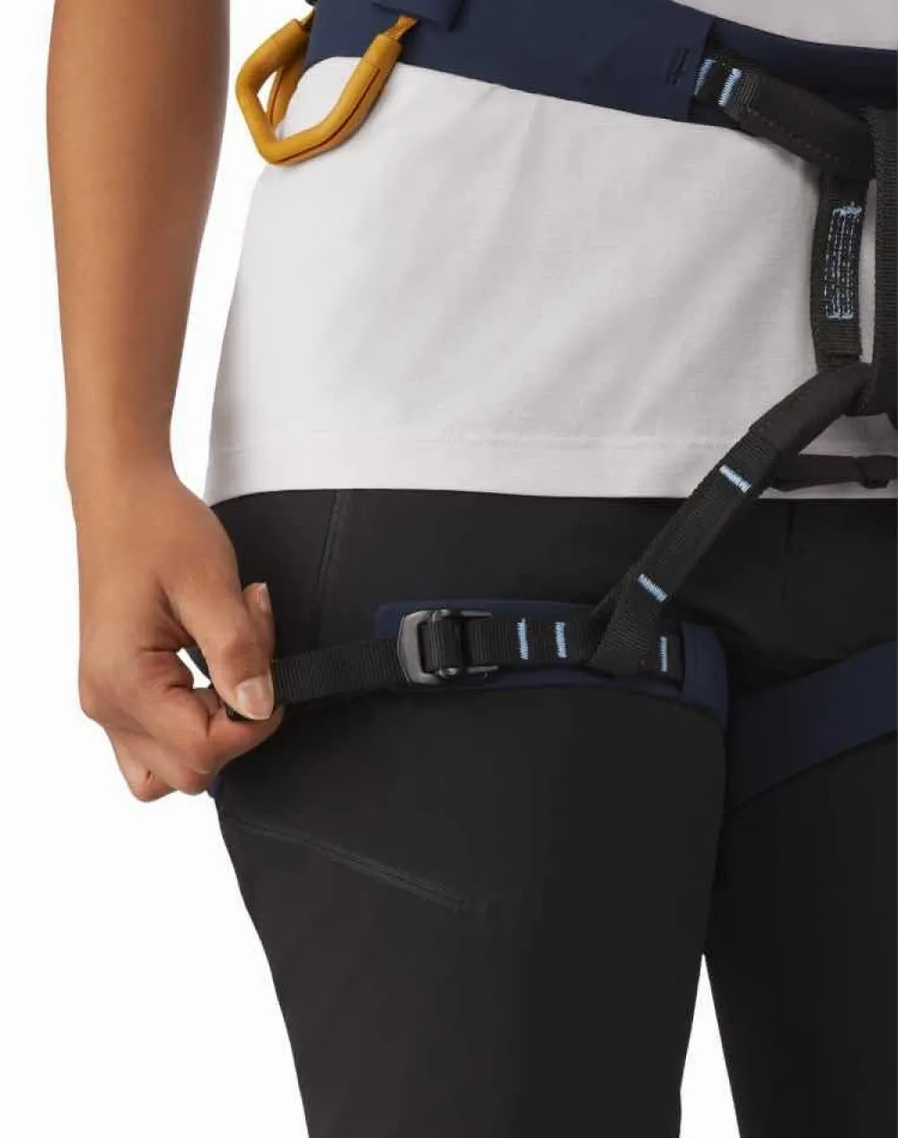 Shop Ar-385A Harness Women'S Valjaat