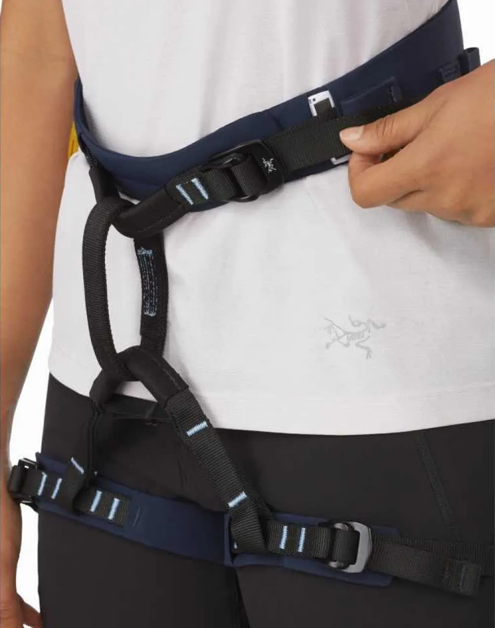 Shop Ar-385A Harness Women'S Valjaat