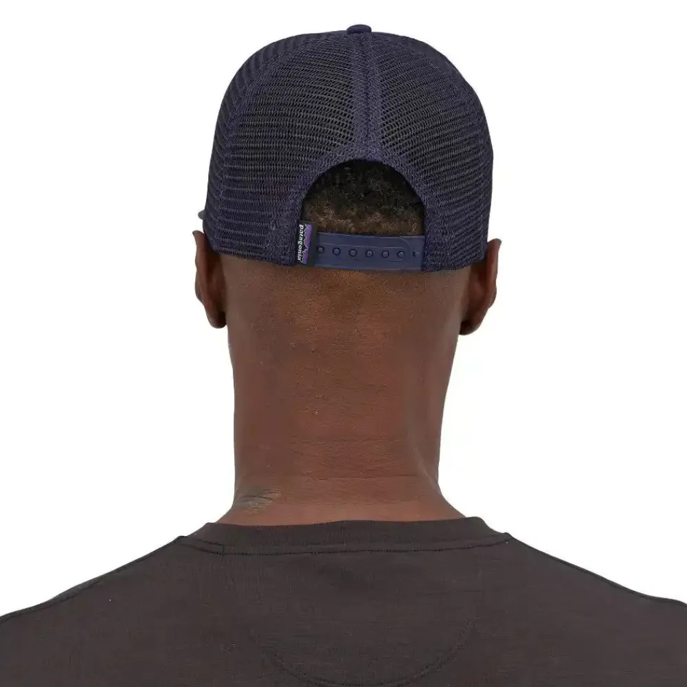 Store Take A Stand Trucker Hat Päähineet