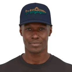 Store Take A Stand Trucker Hat Päähineet